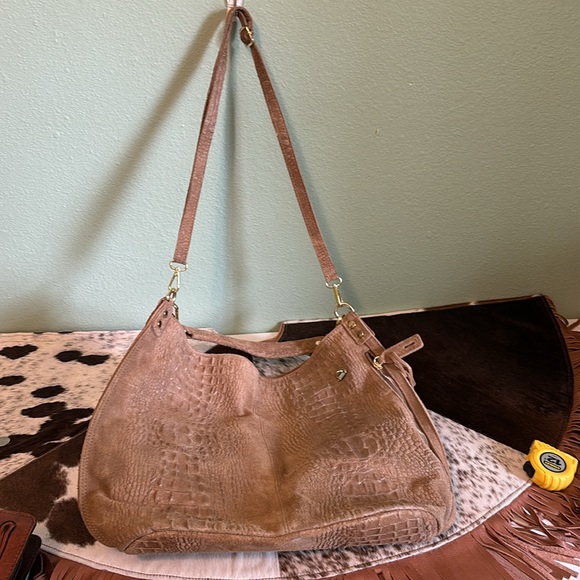 Alligator hide appearance pursed with hair on hide RFID wallet - Picture 4 of 9